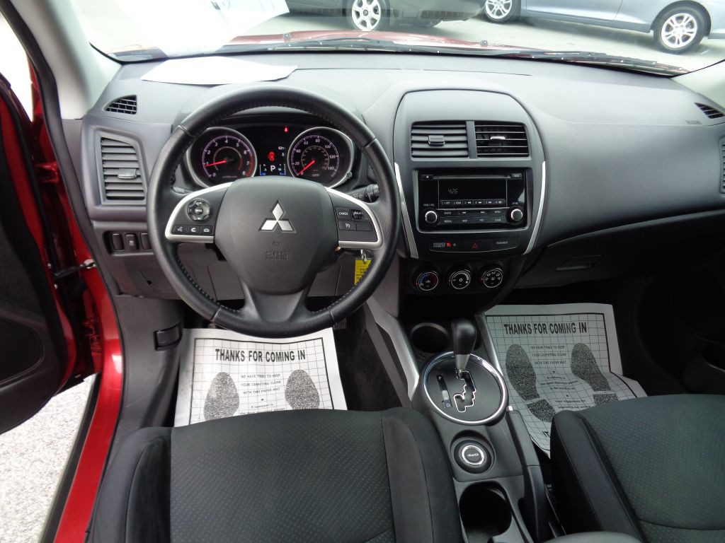 2014 Mitsubishi Outlander Image 8