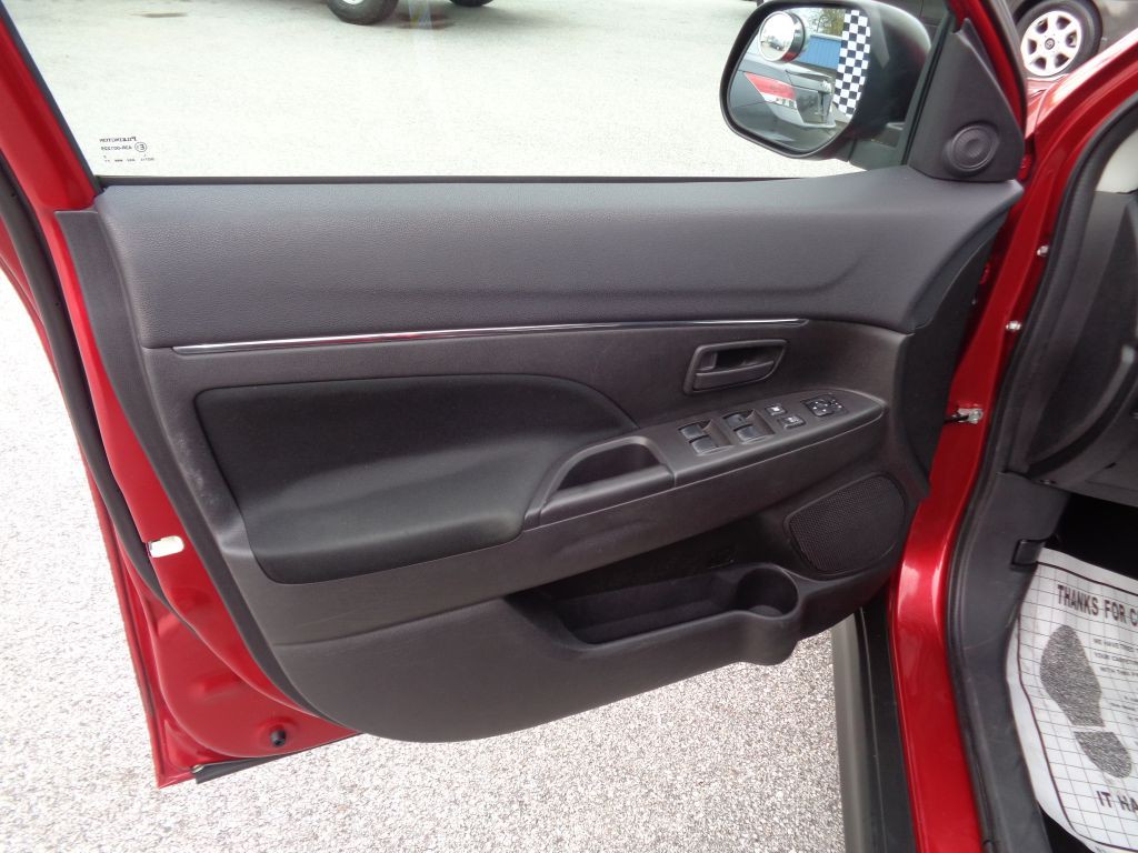 2014 Mitsubishi Outlander Image 9