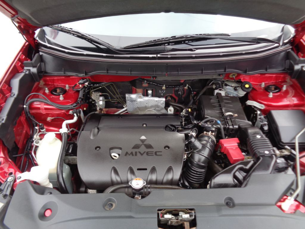 2014 Mitsubishi Outlander Image 10
