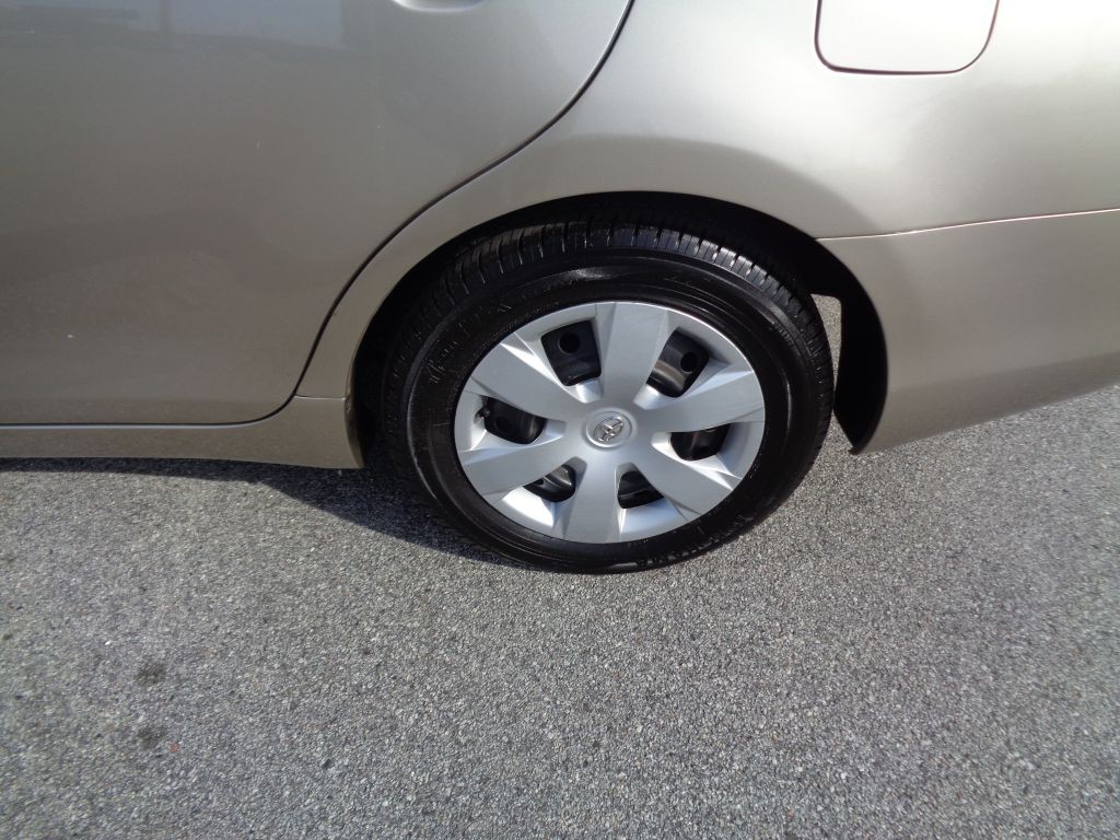 2009 Toyota Camry Image 2