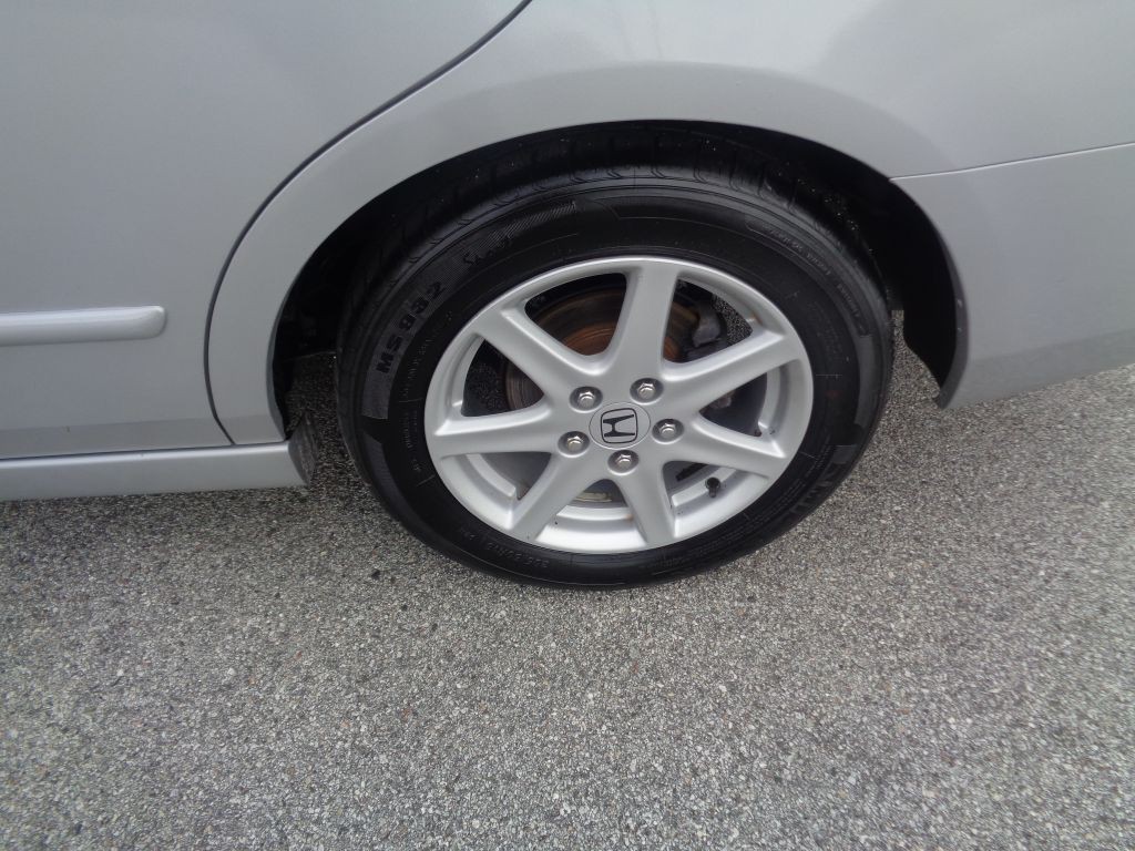 2004 Honda Accord Image 2