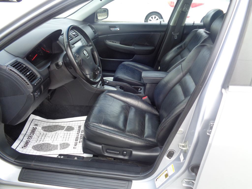 2004 Honda Accord Image 6