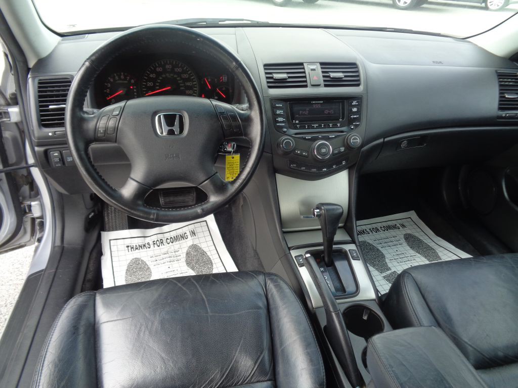 2004 Honda Accord Image 9