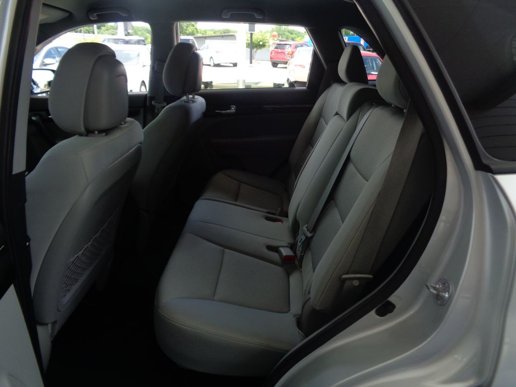2013 Kia Sorento Image 7
