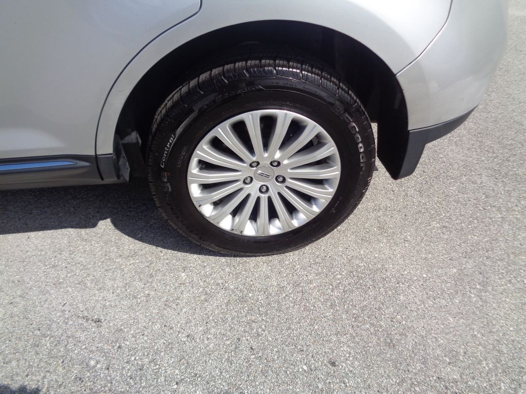 2013 Lincoln MKX Image 2