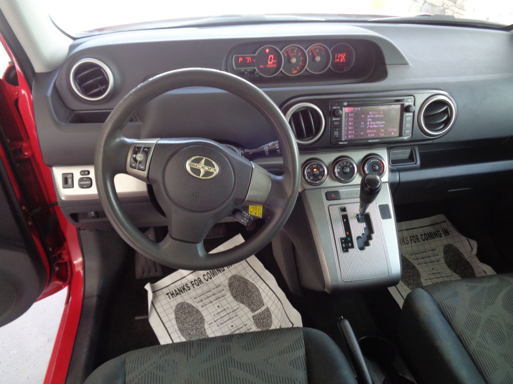 2014 Scion xB Image 8