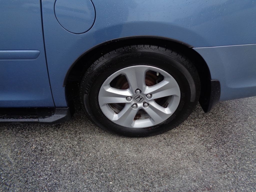 2010 Honda Odyssey Image 2