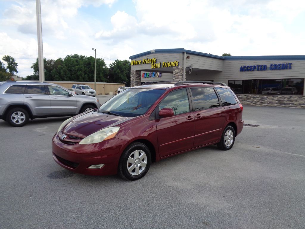 2007 Toyota Sienna Image 1