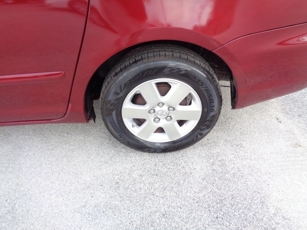 2007 Toyota Sienna Image 2