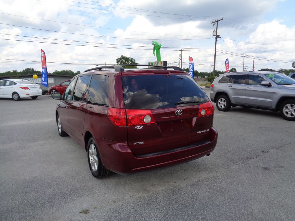 2007 Toyota Sienna Image 3