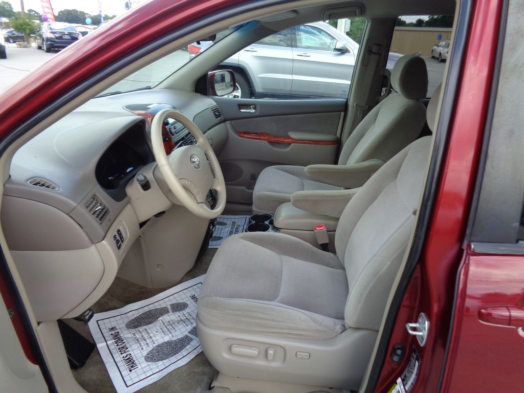 2007 Toyota Sienna Image 6