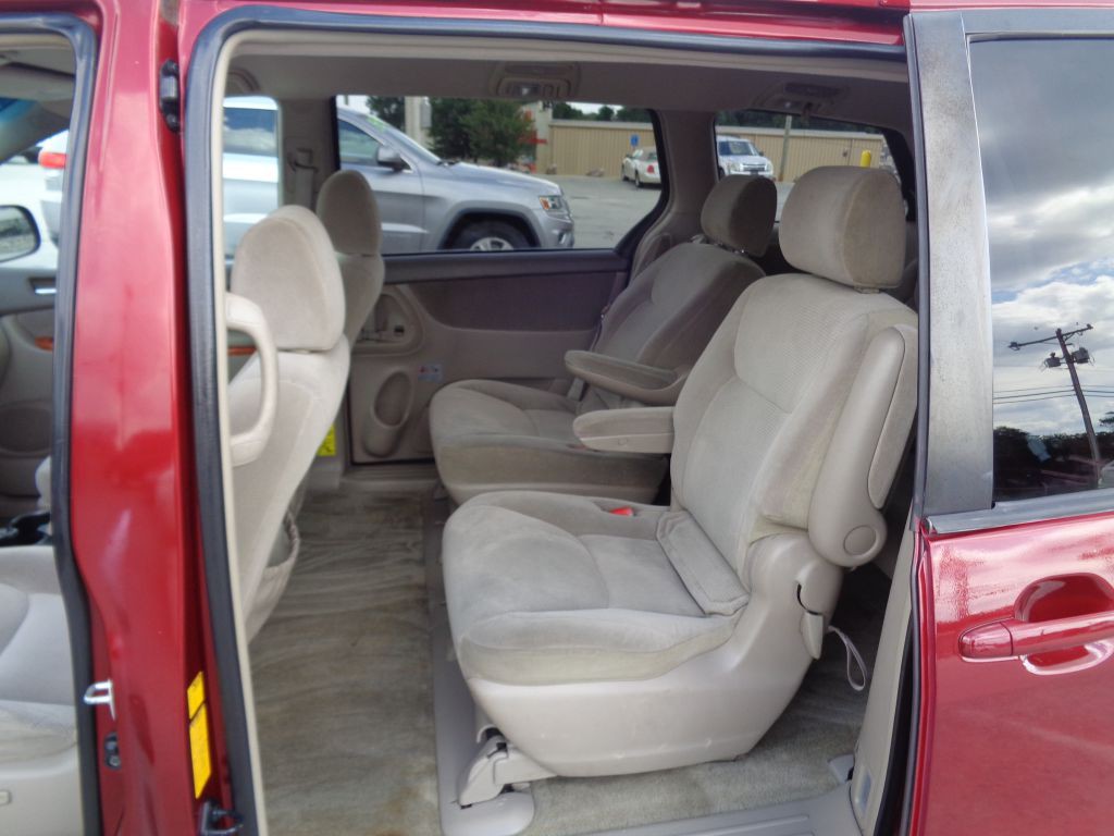 2007 Toyota Sienna Image 7