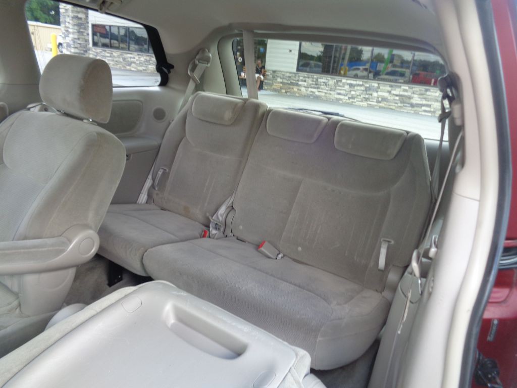 2007 Toyota Sienna Image 8