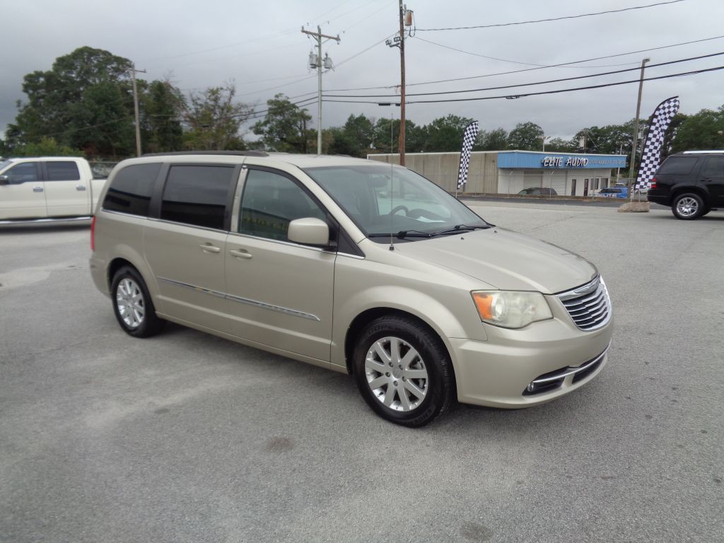 2014 Chrysler Town & Country Image 5