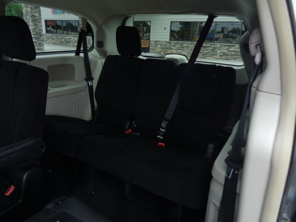 2011 Dodge Grand Caravan Image 8