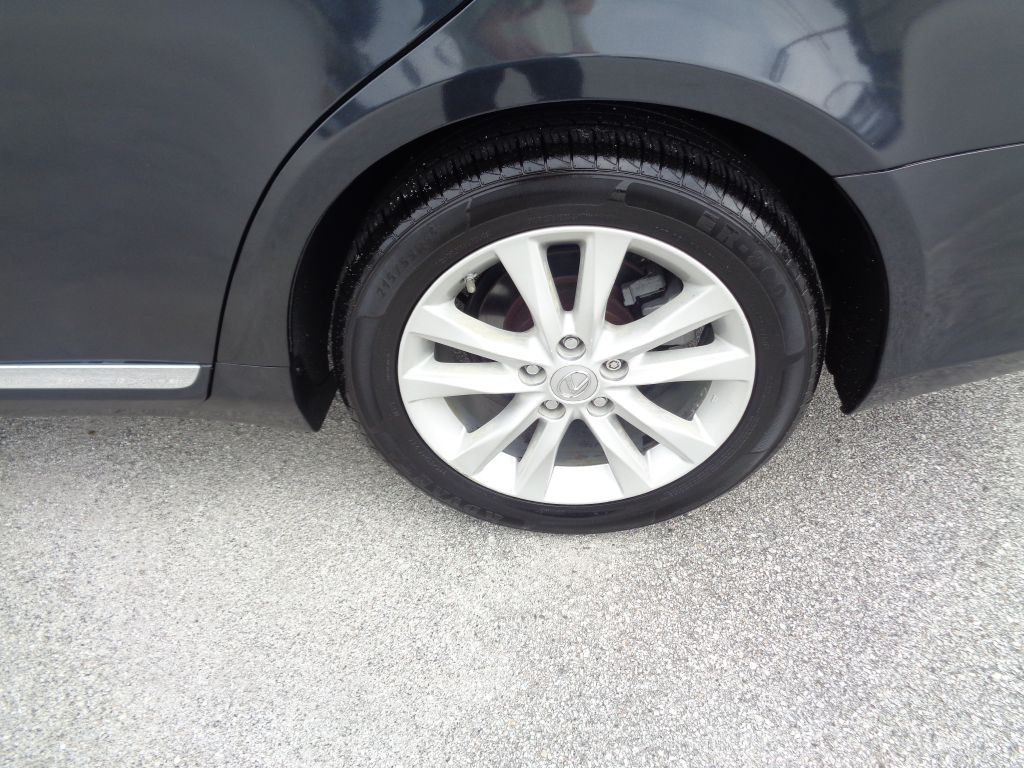 2011 Lexus ES 350 Image 2