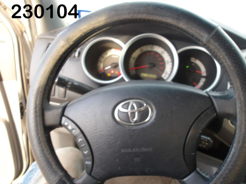 2011 Toyota Tacoma Image 2