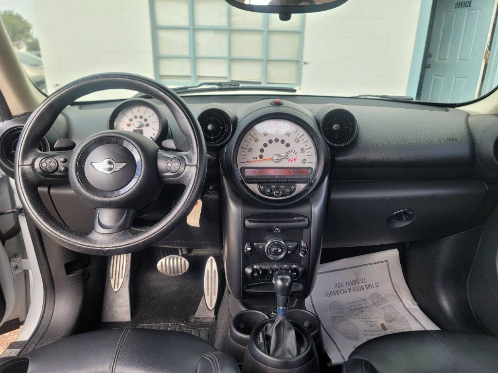 2014 MINI Cooper Image 14