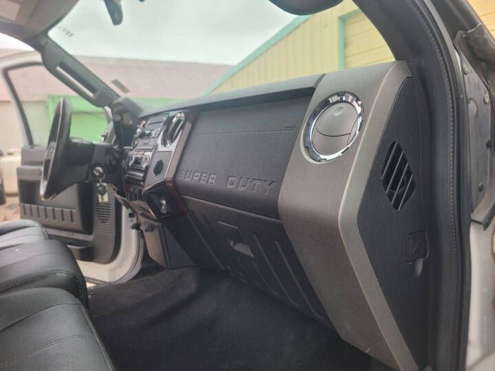 2009 Ford F-250 Image 17