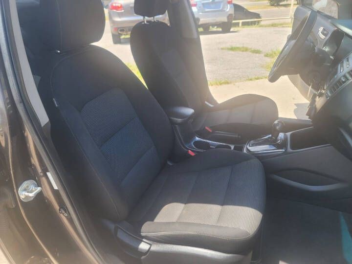 2017 Kia Forte Image 11