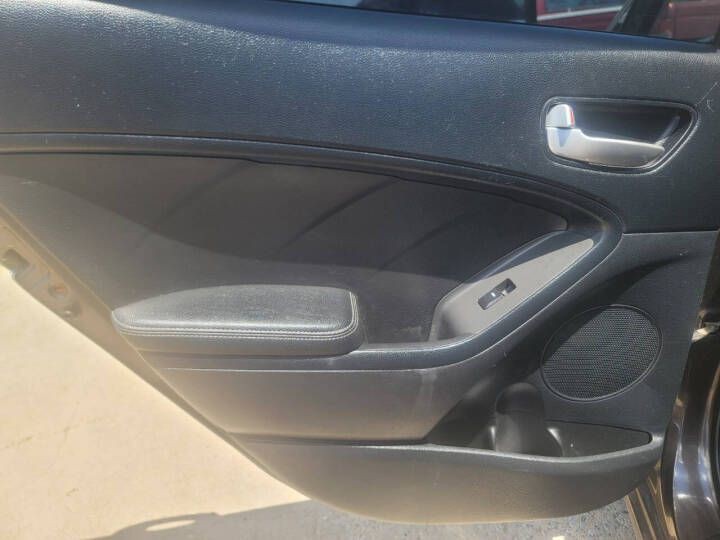 2017 Kia Forte Image 18