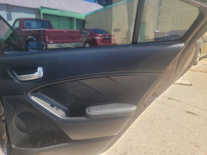2017 Kia Forte Image 20