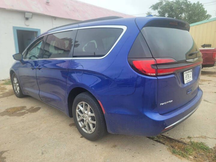 2021 Chrysler Pacifica Image 4