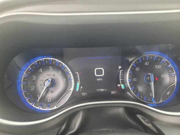 2021 Chrysler Pacifica Image 10