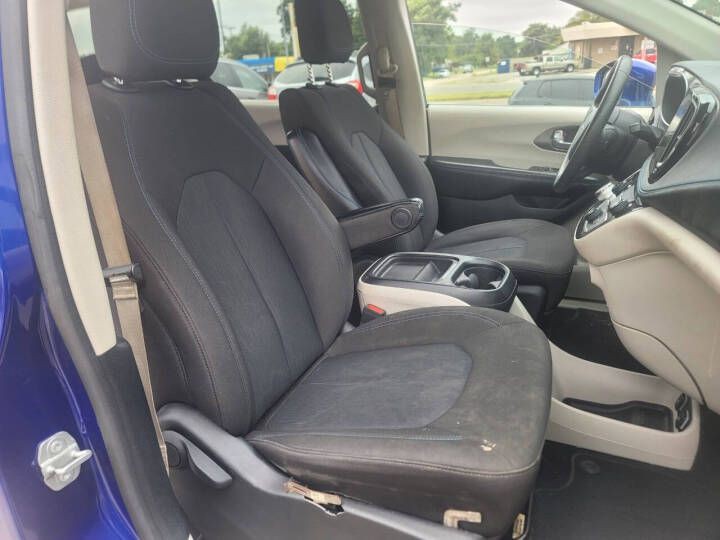 2021 Chrysler Pacifica Image 11