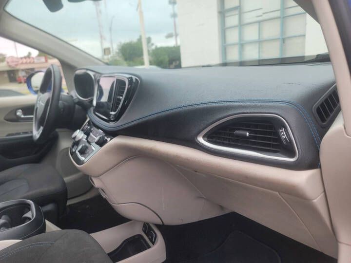 2021 Chrysler Pacifica Image 14