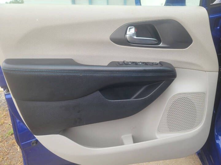 2021 Chrysler Pacifica Image 23