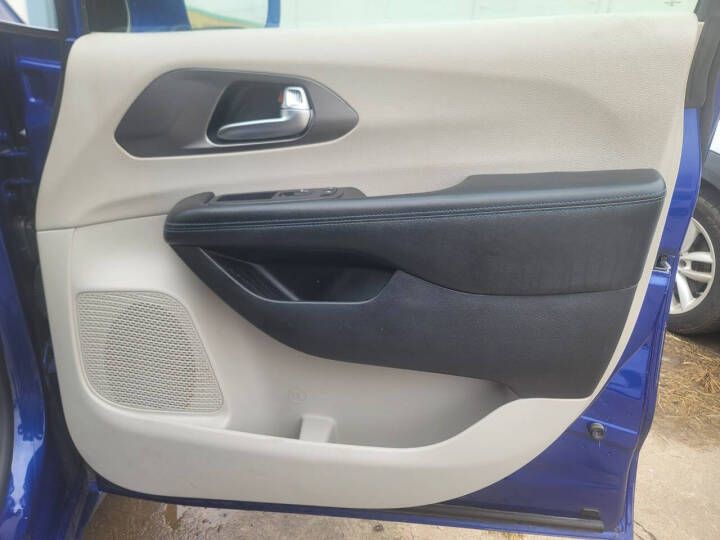 2021 Chrysler Pacifica Image 24