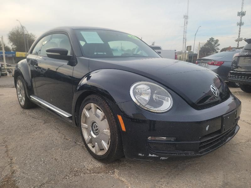 2012 Volkswagen Beetle Image 1