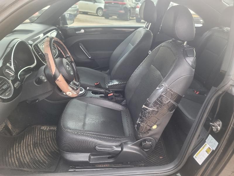 2012 Volkswagen Beetle Image 7