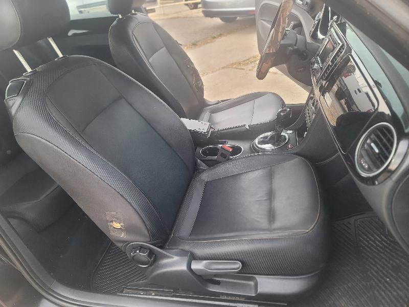 2012 Volkswagen Beetle Image 11