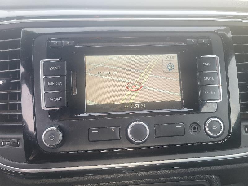 2012 Volkswagen Beetle Image 12