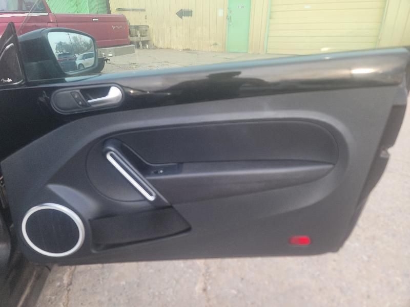 2012 Volkswagen Beetle Image 21