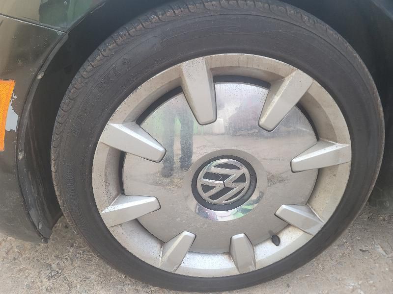 2012 Volkswagen Beetle Image 24