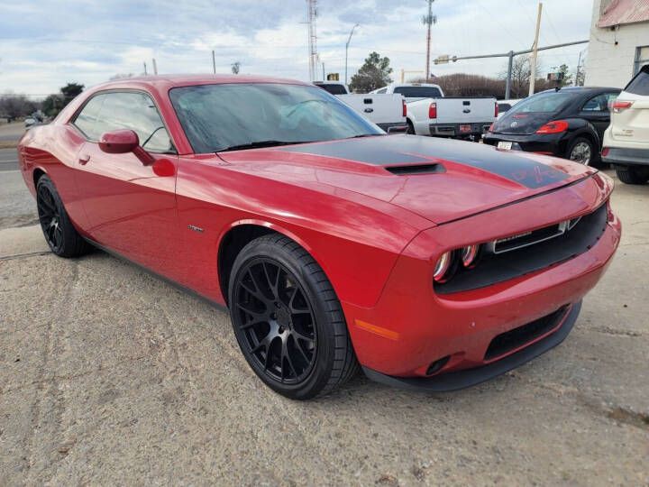 2015 Dodge Challenger Image 1