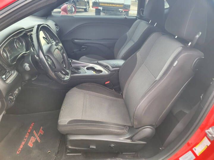 2015 Dodge Challenger Image 7