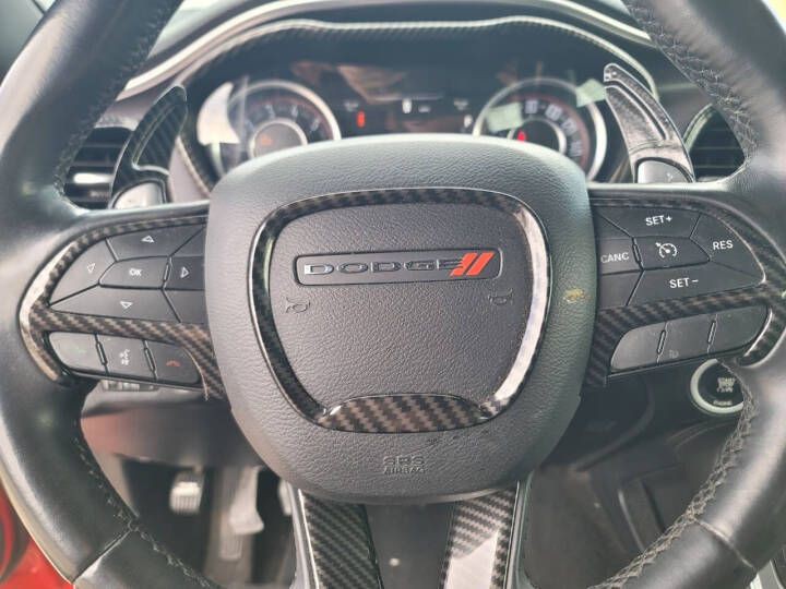 2015 Dodge Challenger Image 8