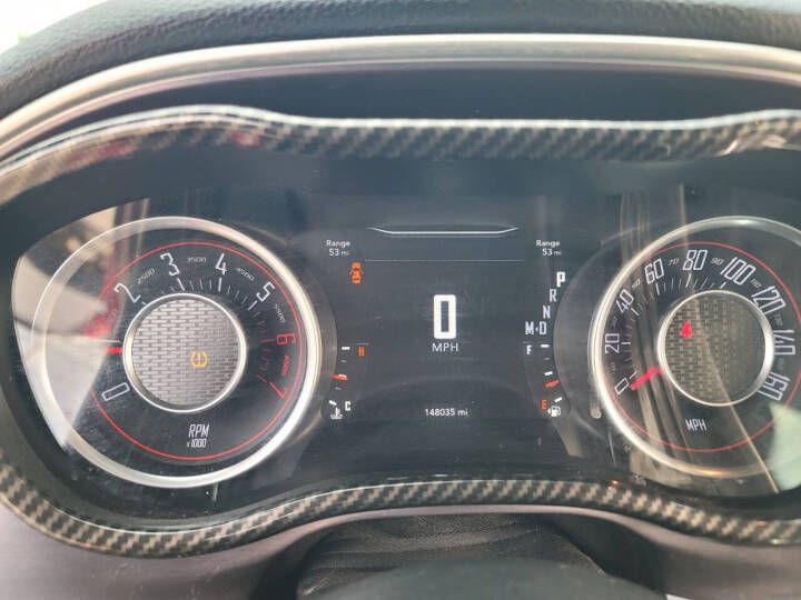 2015 Dodge Challenger Image 12