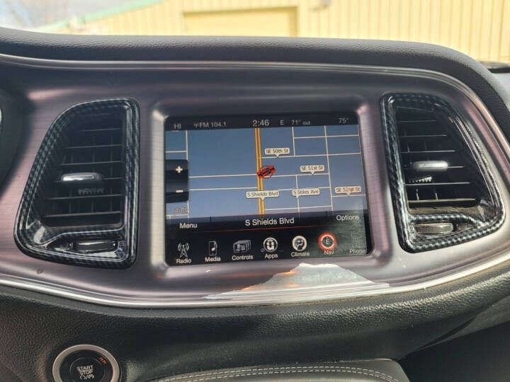 2015 Dodge Challenger Image 14