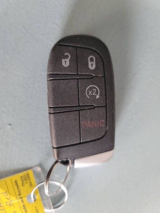 2015 Dodge Challenger Image 19