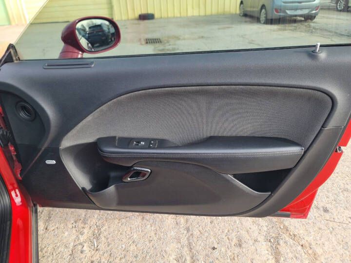 2015 Dodge Challenger Image 20