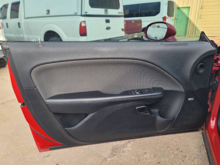 2015 Dodge Challenger Image 21