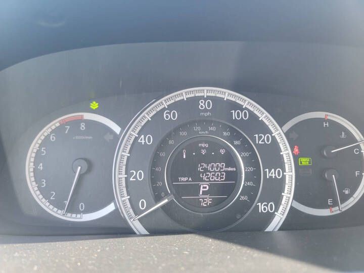 2015 Honda Accord Image 14