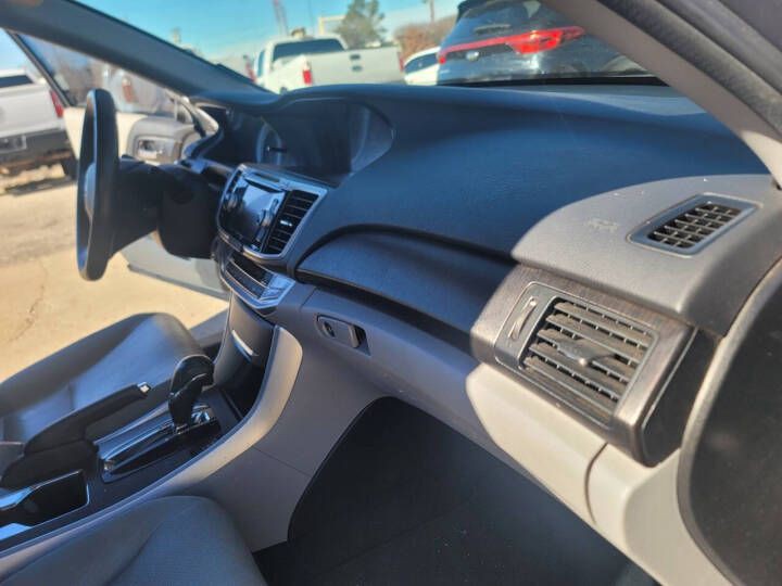 2015 Honda Accord Image 18