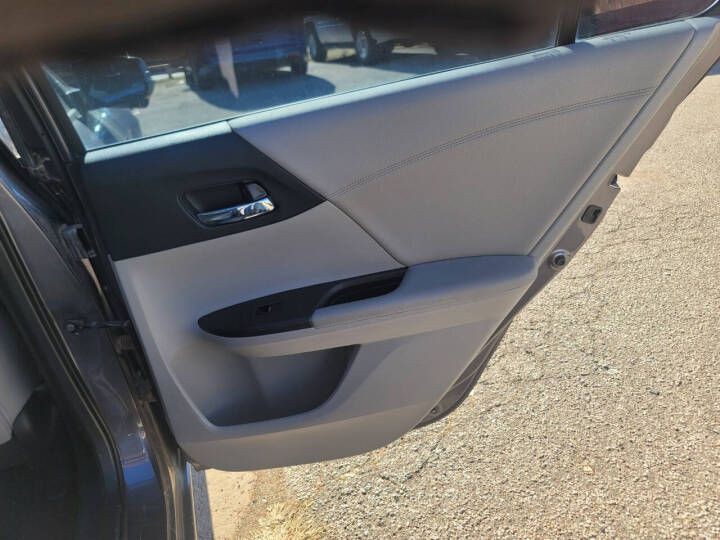 2015 Honda Accord Image 28