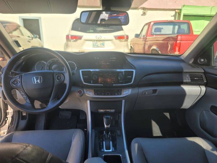2015 Honda Accord Image 8